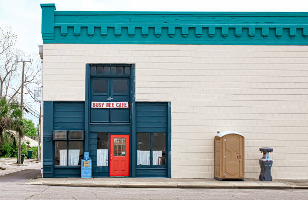 Portable bathroom rental in Shrewsbury, MO